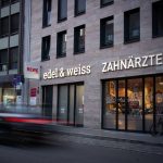 Sauernheimer GmbH, Leuchtbuchstaben, Projekt edel & weiss Zahnärzte - Nürnberg